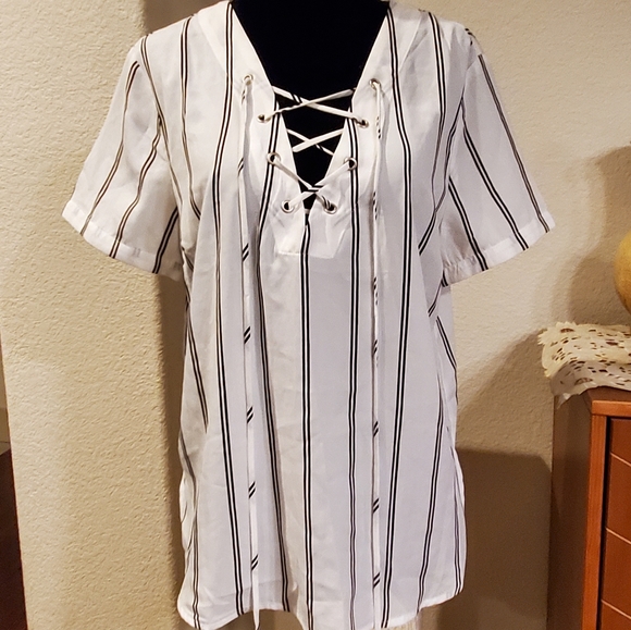 Black and white pinstripe blouse.  NWOT - Picture 5 of 16